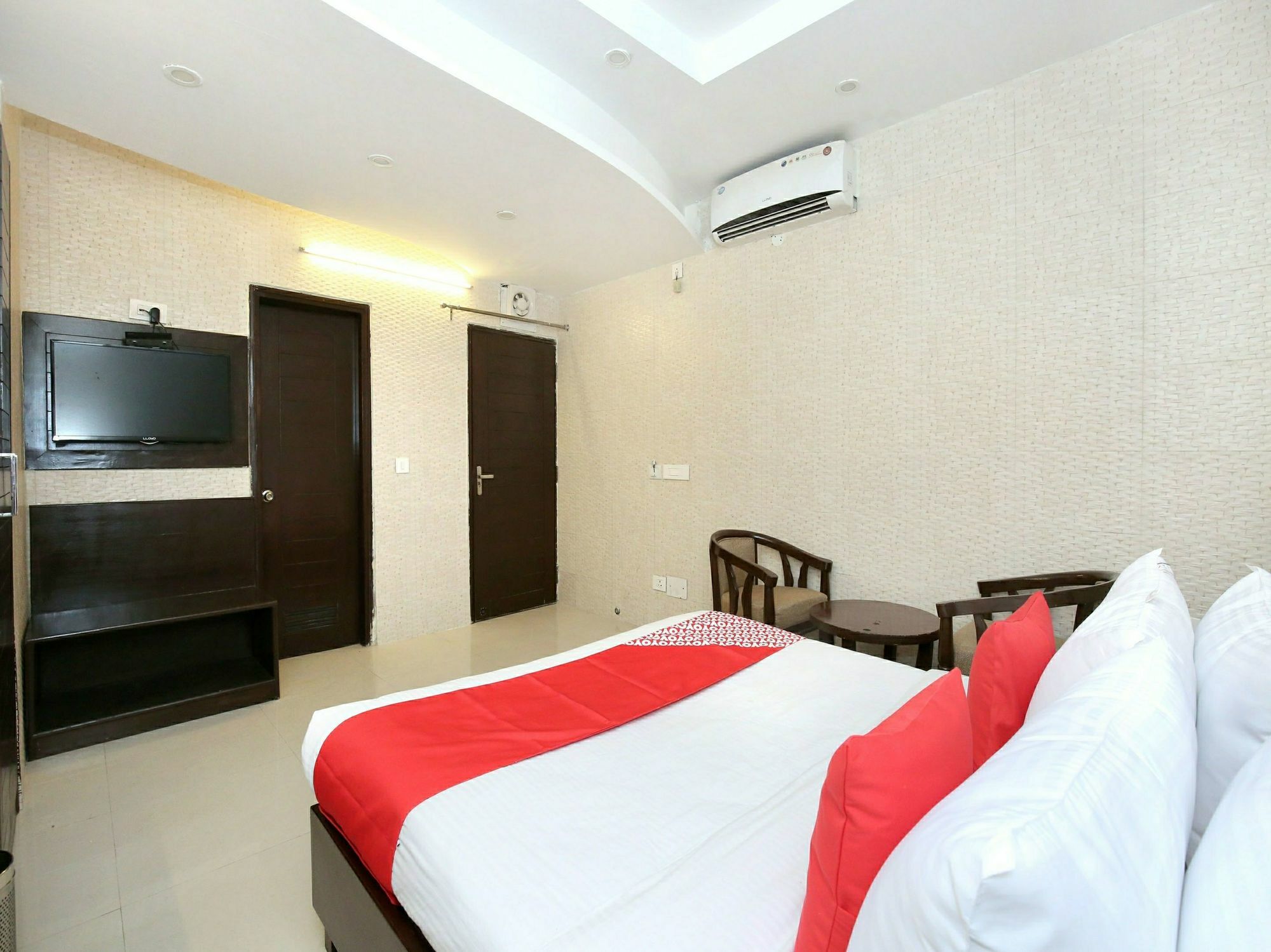 Hotel Oscar Regency Панчкула Экстерьер фото