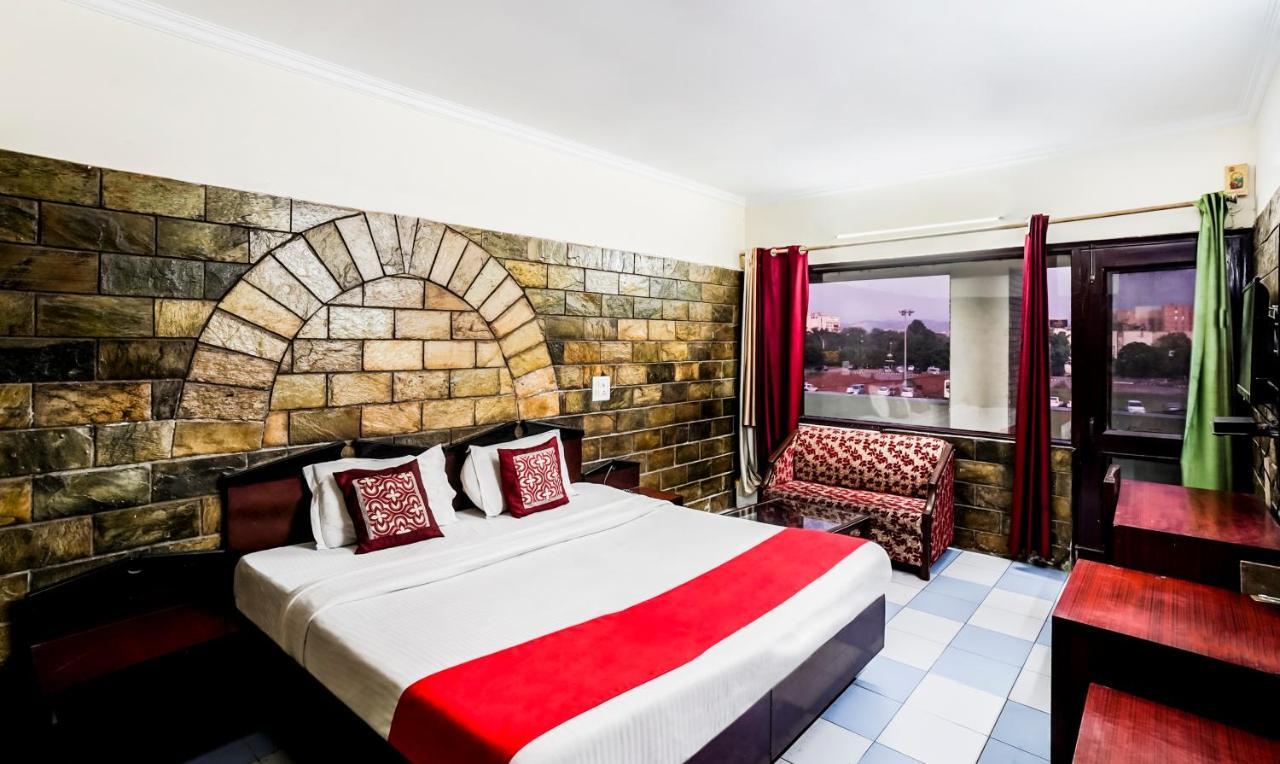 Hotel Oscar Regency Панчкула Экстерьер фото