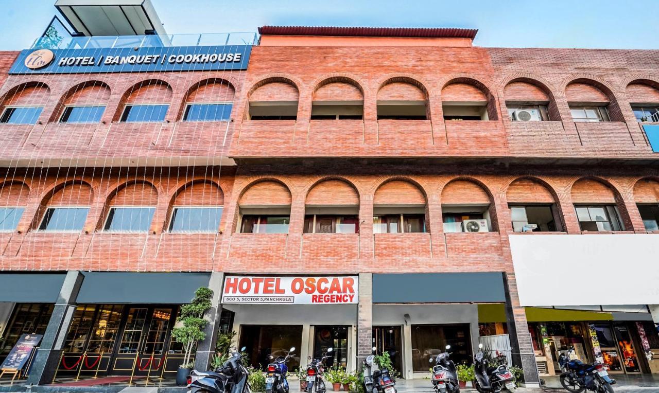 Hotel Oscar Regency Панчкула Экстерьер фото
